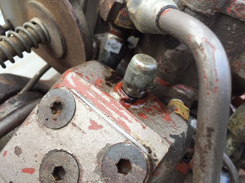 THE FIXMF 135 AND MF 204 Power steering leaks from top of column